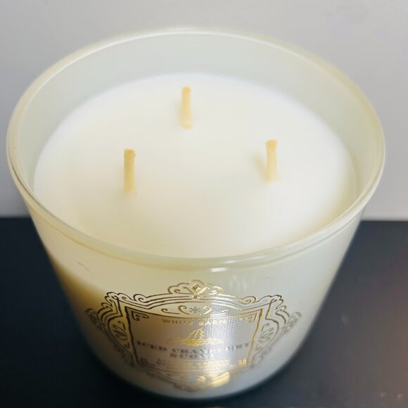 Bath & Body Works Iced Cranberry Scone 3-Wick Candle NEW - Picture 2 of 4